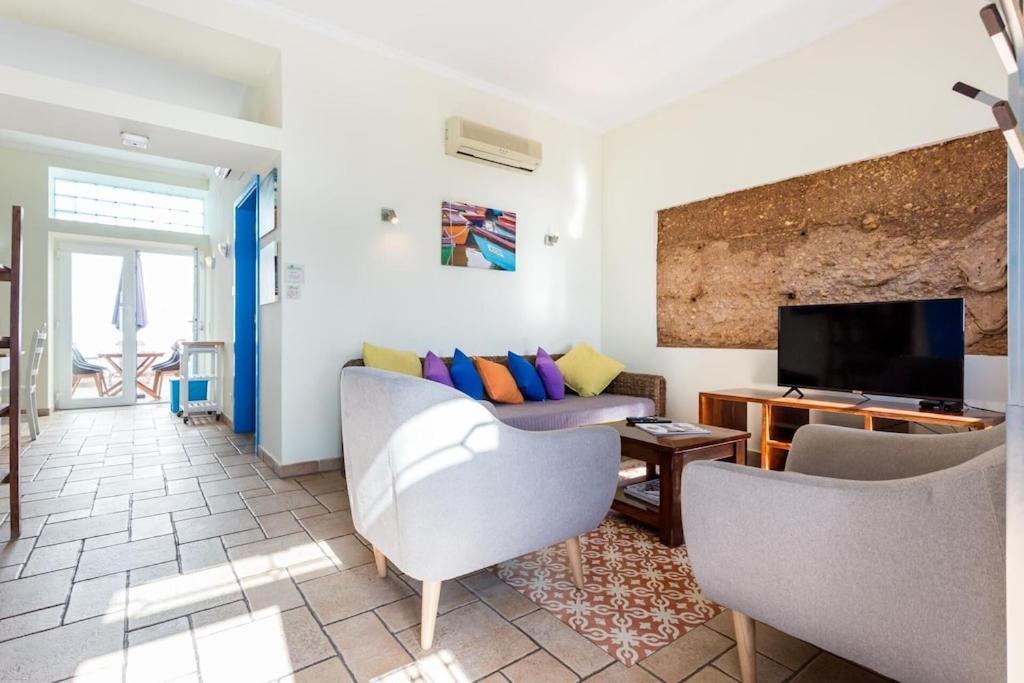 Refurbished Beachfront House, Pool, Ac, Wifi, Albufeira, Sea View Extérieur photo